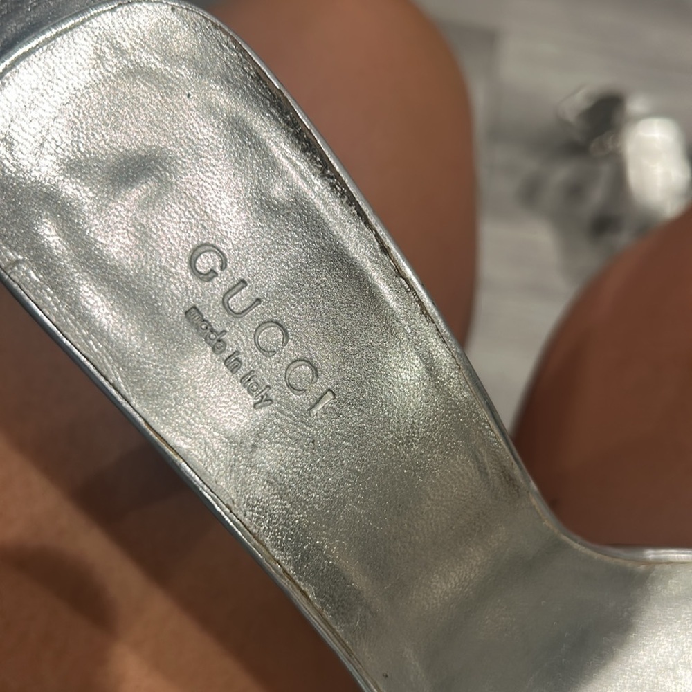 Gucci Metallic Silver Vintage Thick Heels with Buckle Sz 6 1/2 B - Picture 2 of 12